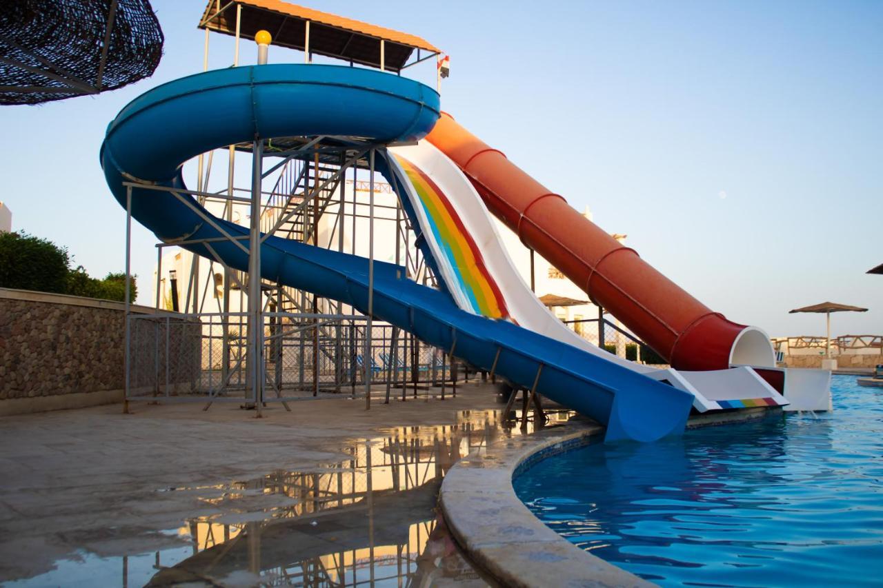 Resort Sharks Bay Oasis Aqua Park