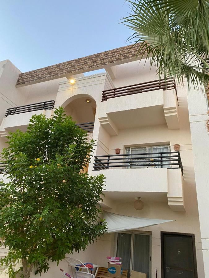 Apartamento Designer Apartment: Sunny Lakes 2 Sheikh