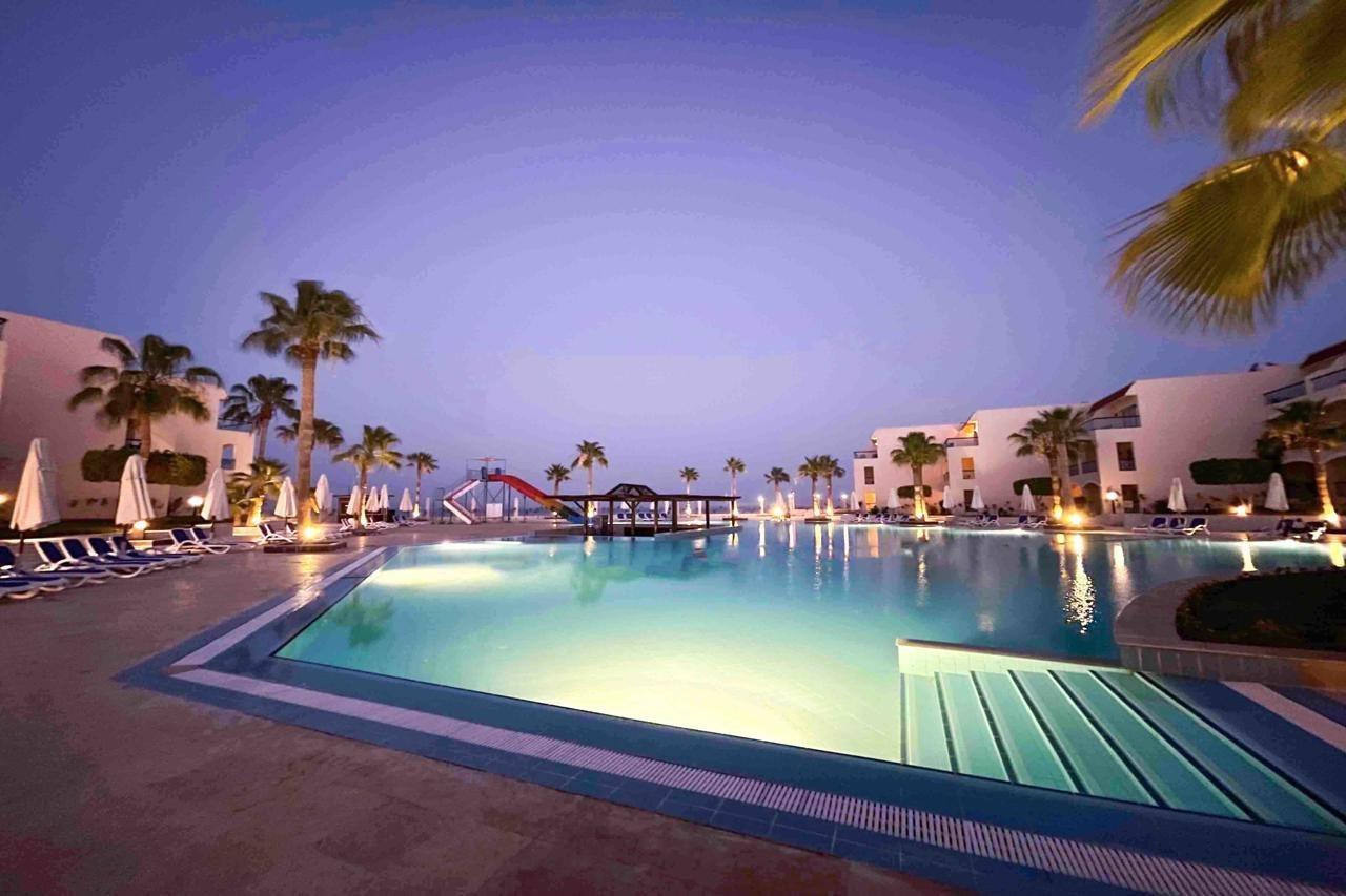 Ivy Cyrene Island (adults Only) 4*