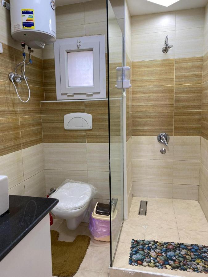 Designer Apartment: Sunny Lakes 2 Sheikh *