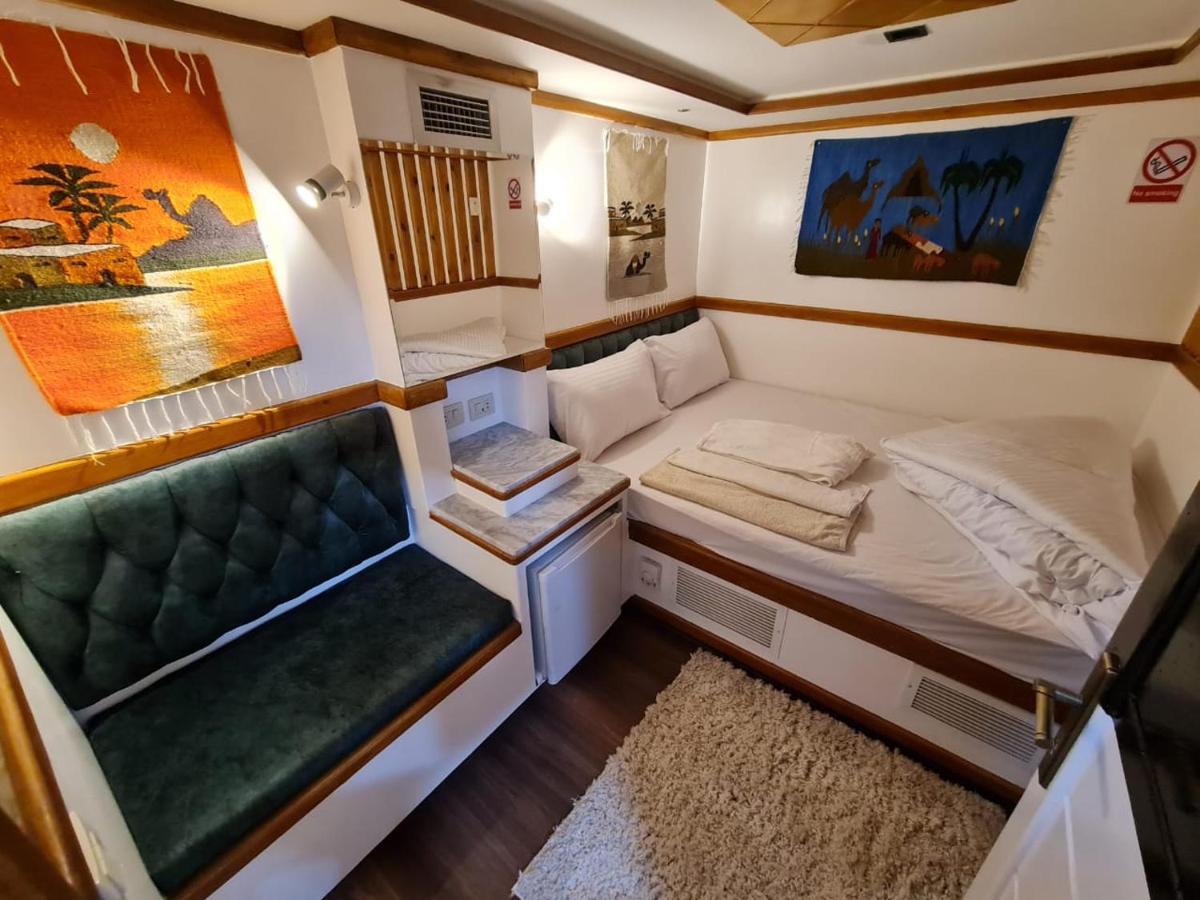 Vip Yacht Diving Club Botel