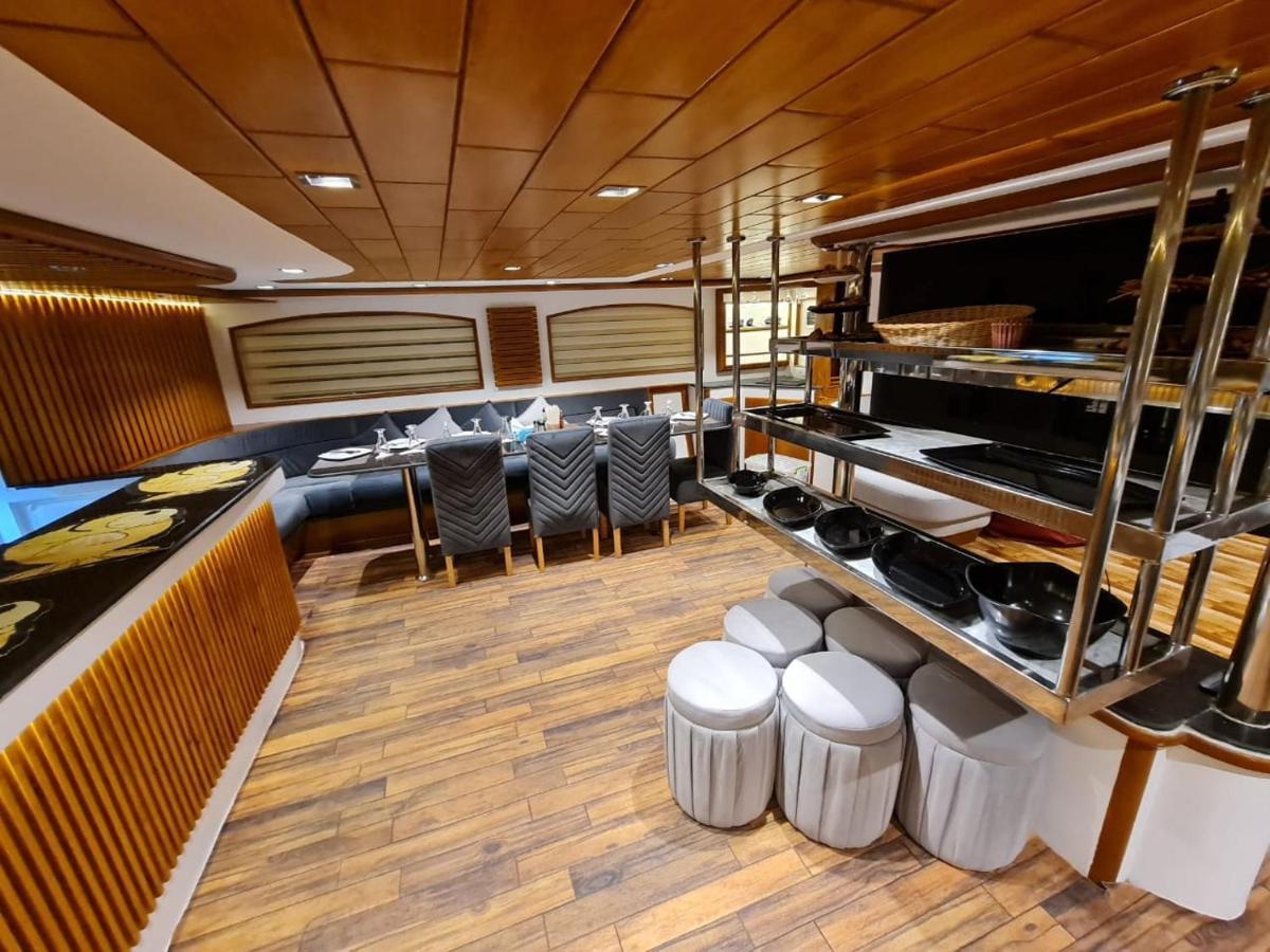 Vip Yacht Diving Club