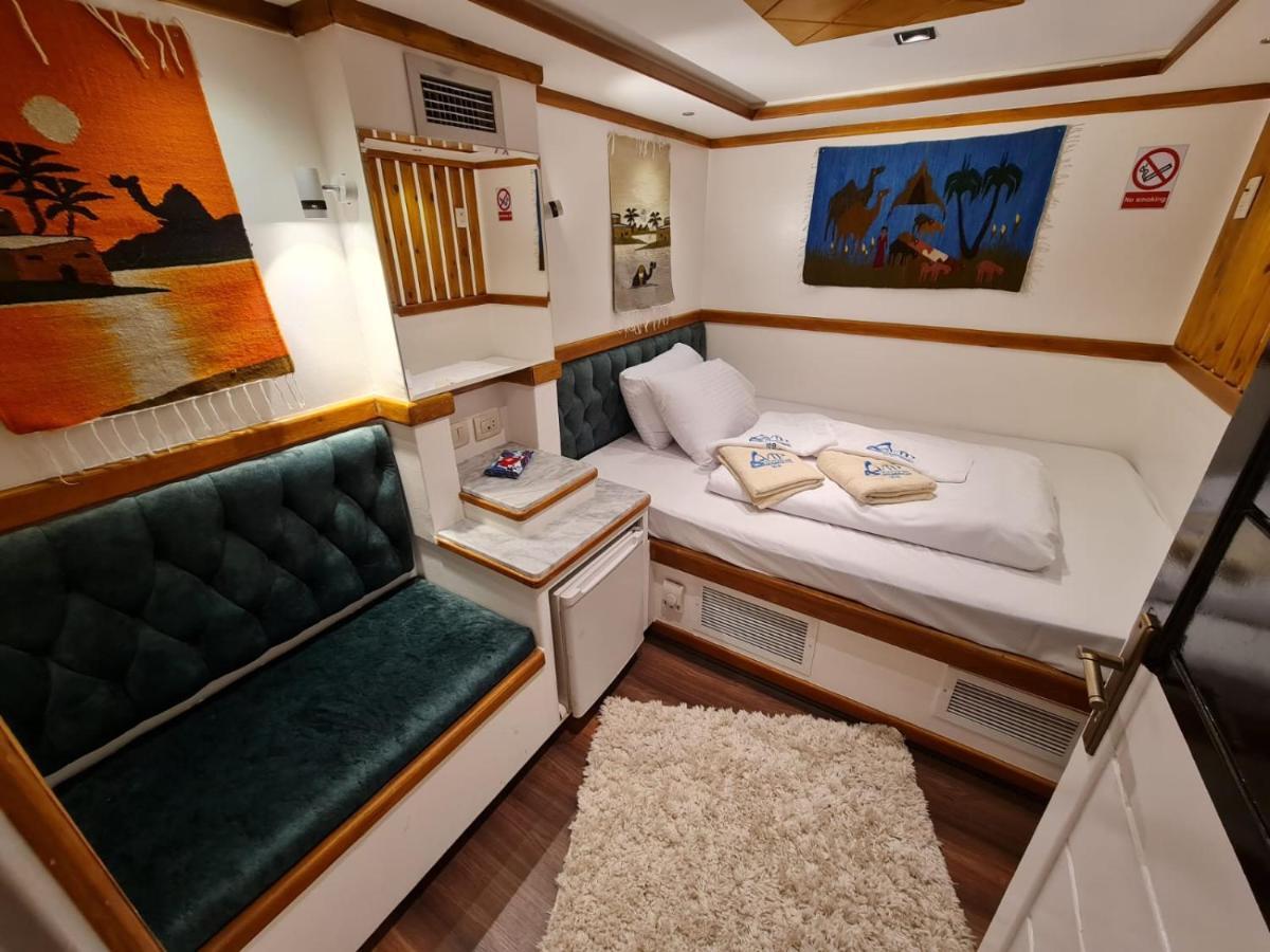 Botel Vip Yacht Diving Club