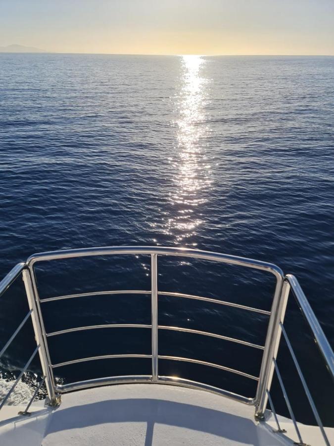 Botel Vip Yacht Diving Club