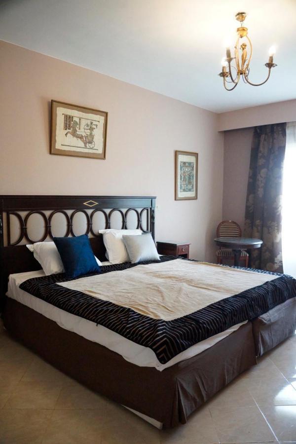 Aparthotel Adel's