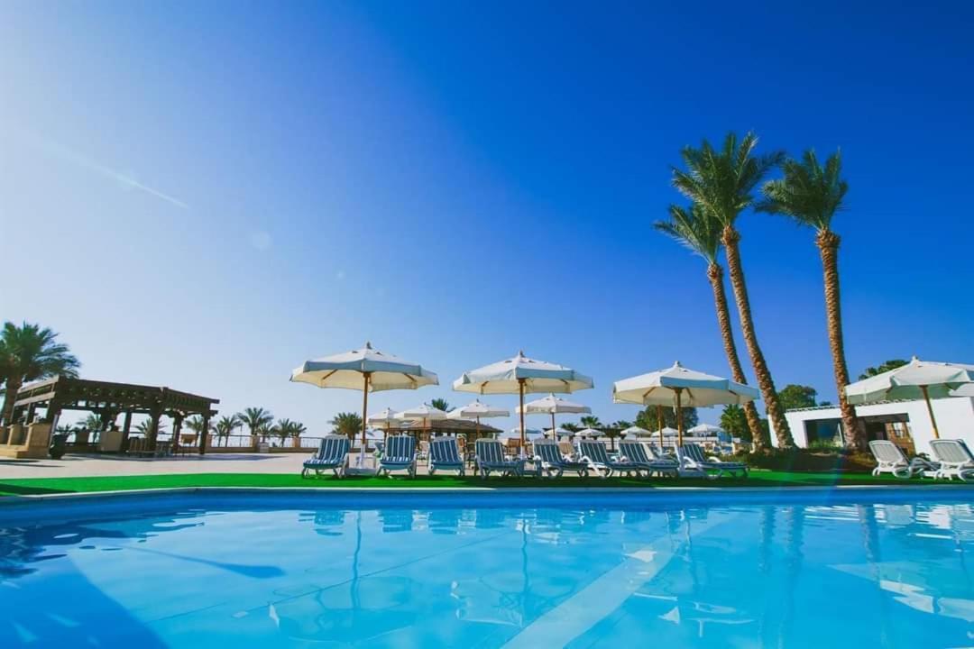 Hotel Queen Italian Club