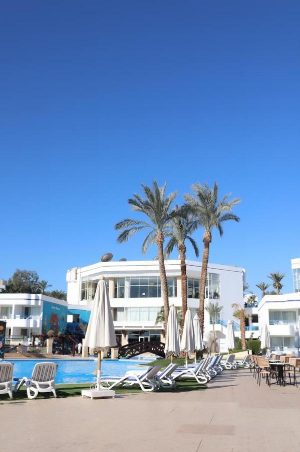 Hotel Queen Italian Club
