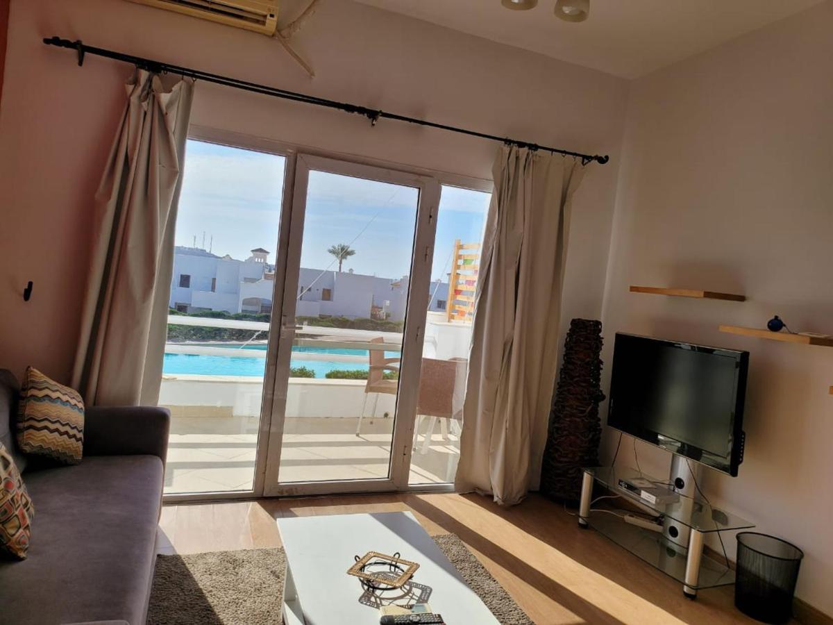 Naama View Sheikh *