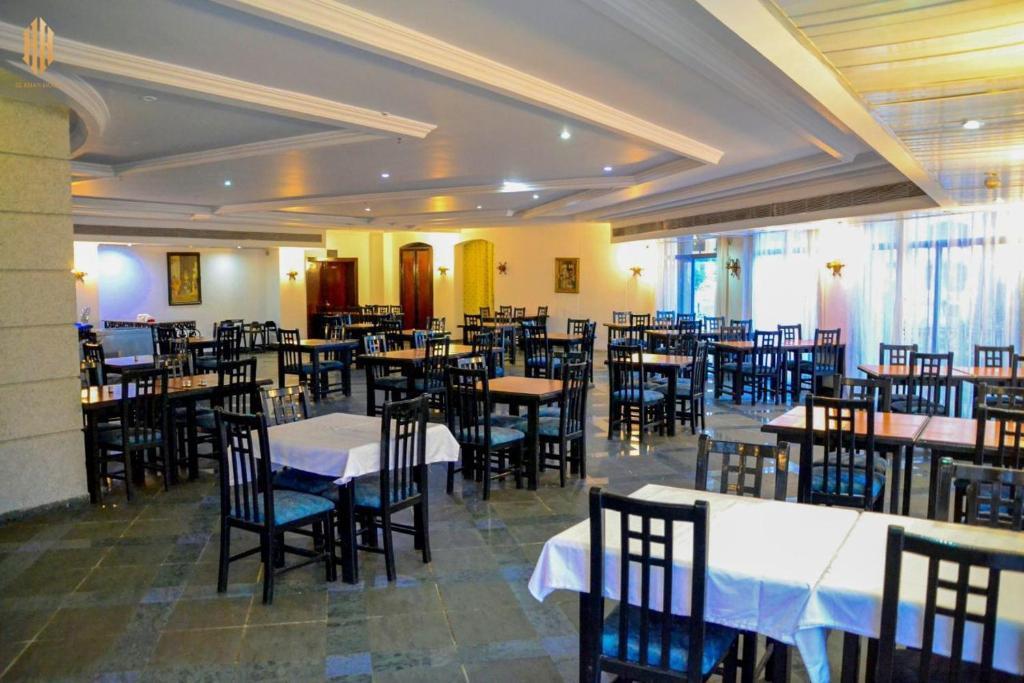 Hotel El Khan 3*