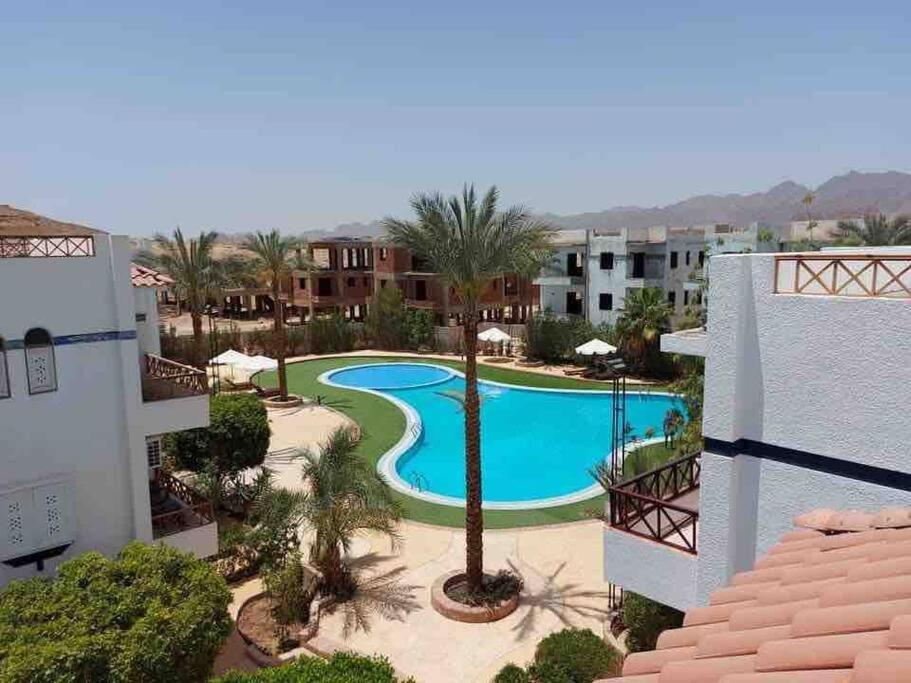 Riviera - Pool View & Wifi