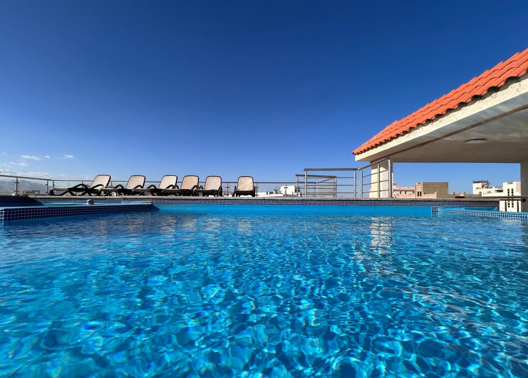 Seaview Oasis: Ground Floor Retreat With Rooftop Infinity Pool * Sharm el-Sheikh