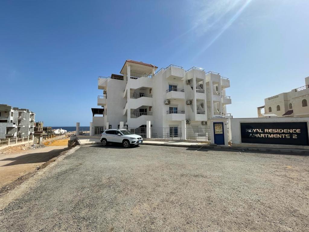 4-bedroom With Seaview Balcony & Shared Infinity Pool On The Roof With Seaview Apartment