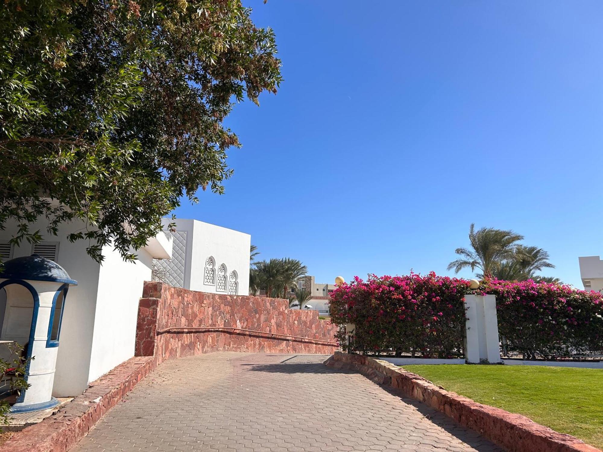 Apartment Cosy On The First Floor With Lovely Terrace And Personal Garden Area, Pool View And Free Access In Hills Sharm El-Sheikh
