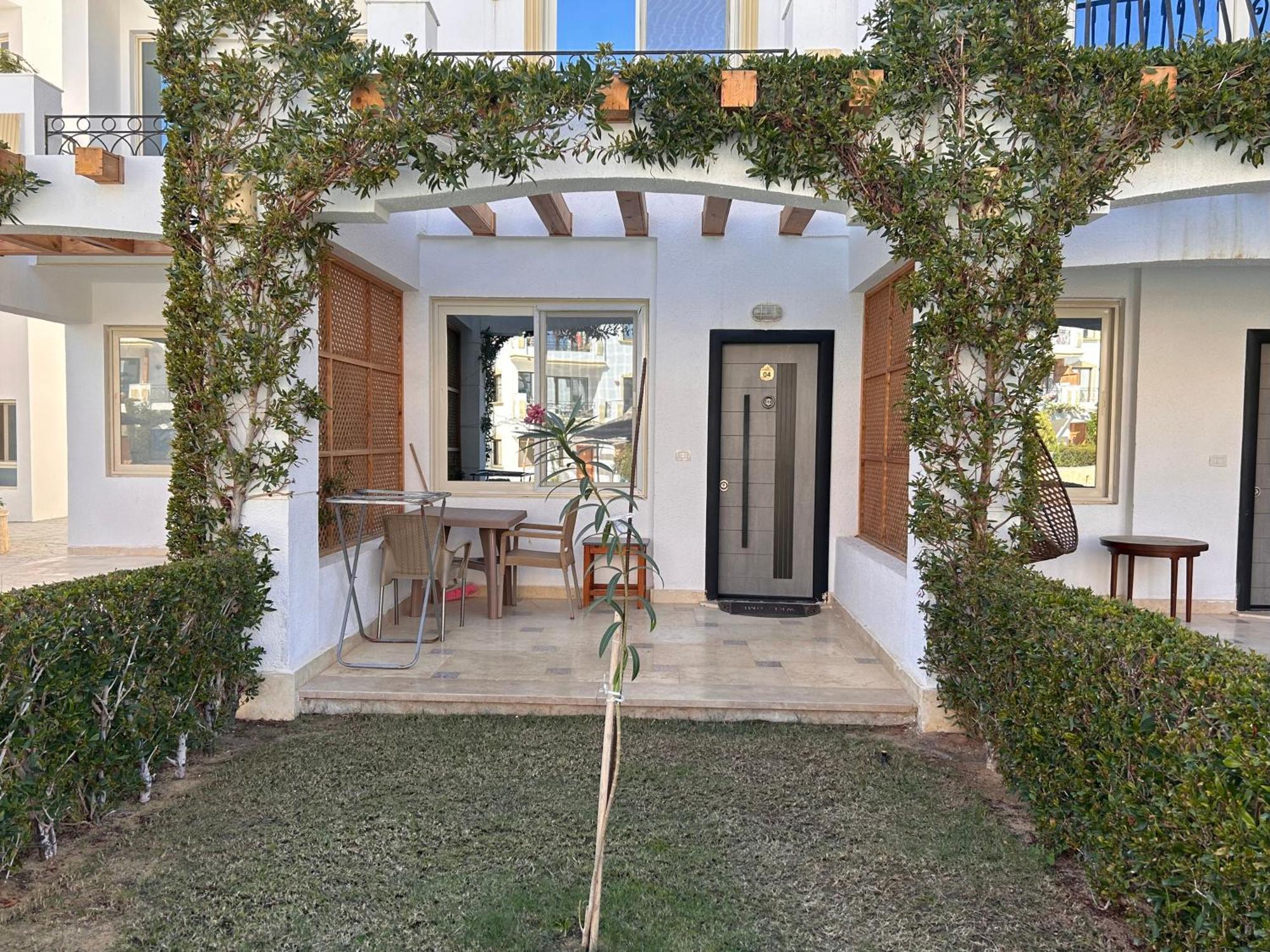 Cosy On The First Floor With Lovely Terrace And Personal Garden Area, Pool View And Free Access In Hills * Sharm el-Sheikh
