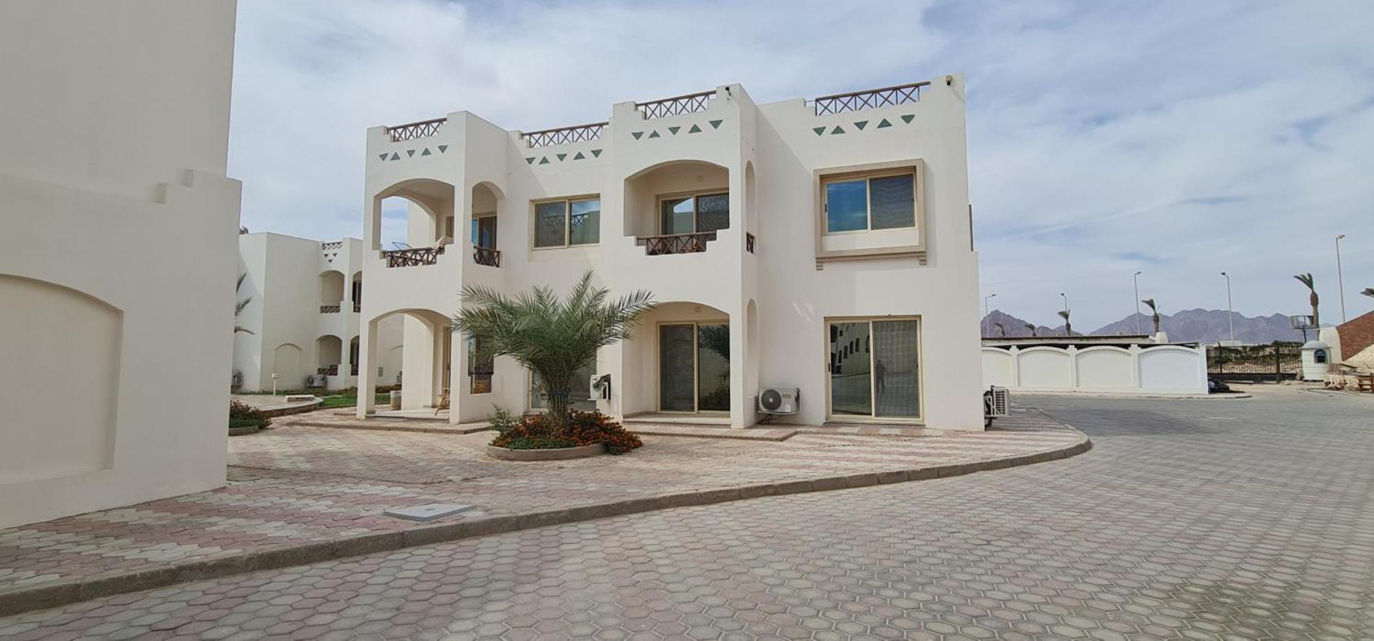 Sharks Bay Oasis & Butterfly Diving Center 4*
