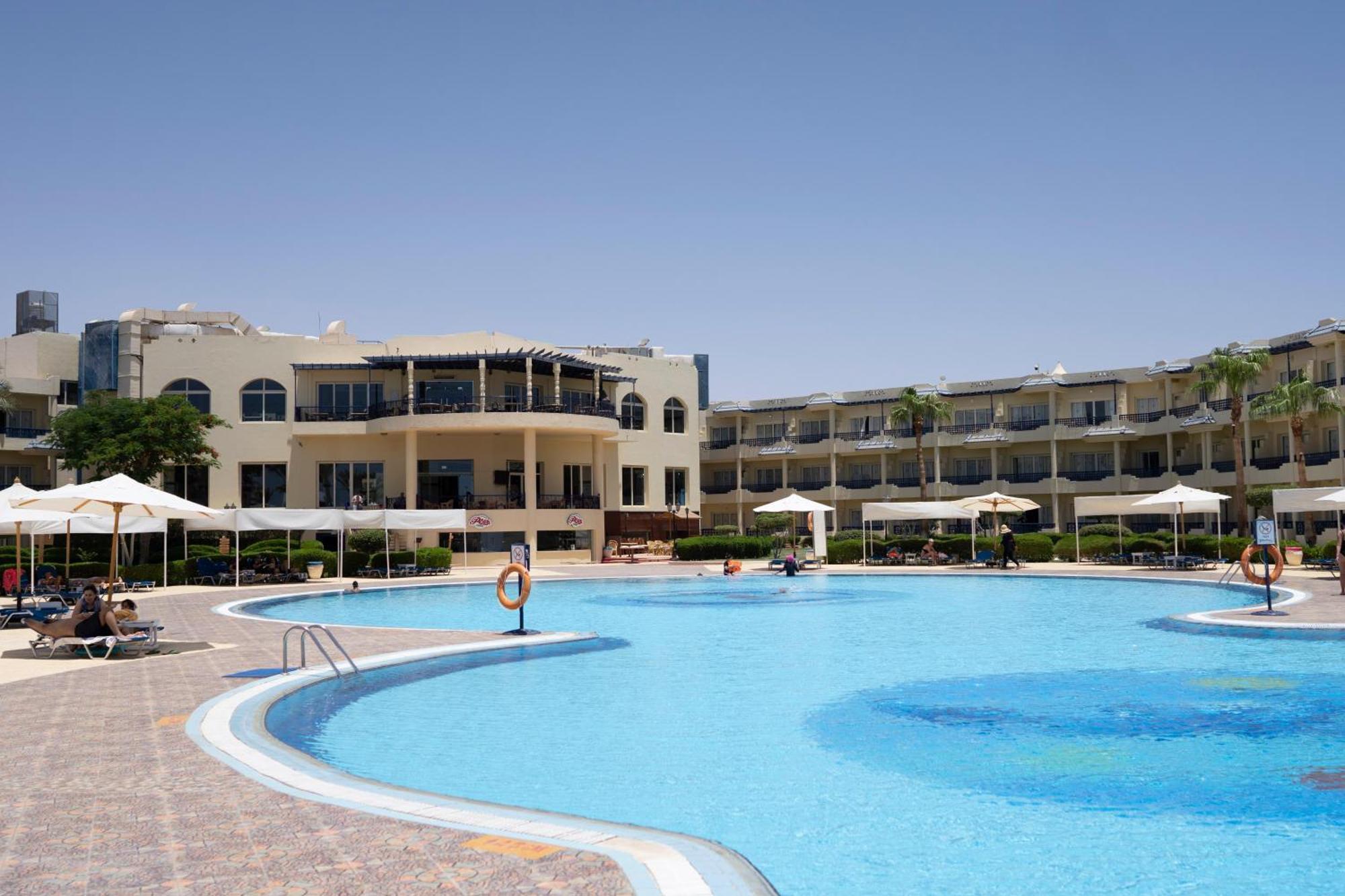 Grand Oasis