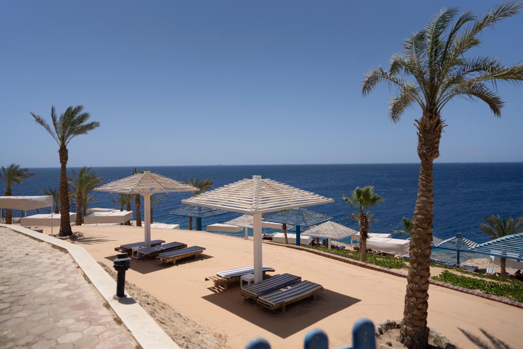 Grand Oasis