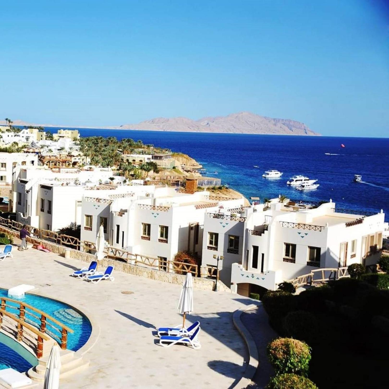 Sharks Bay Oasis & Butterfly Diving Center 4* Sharm el-Sheikh