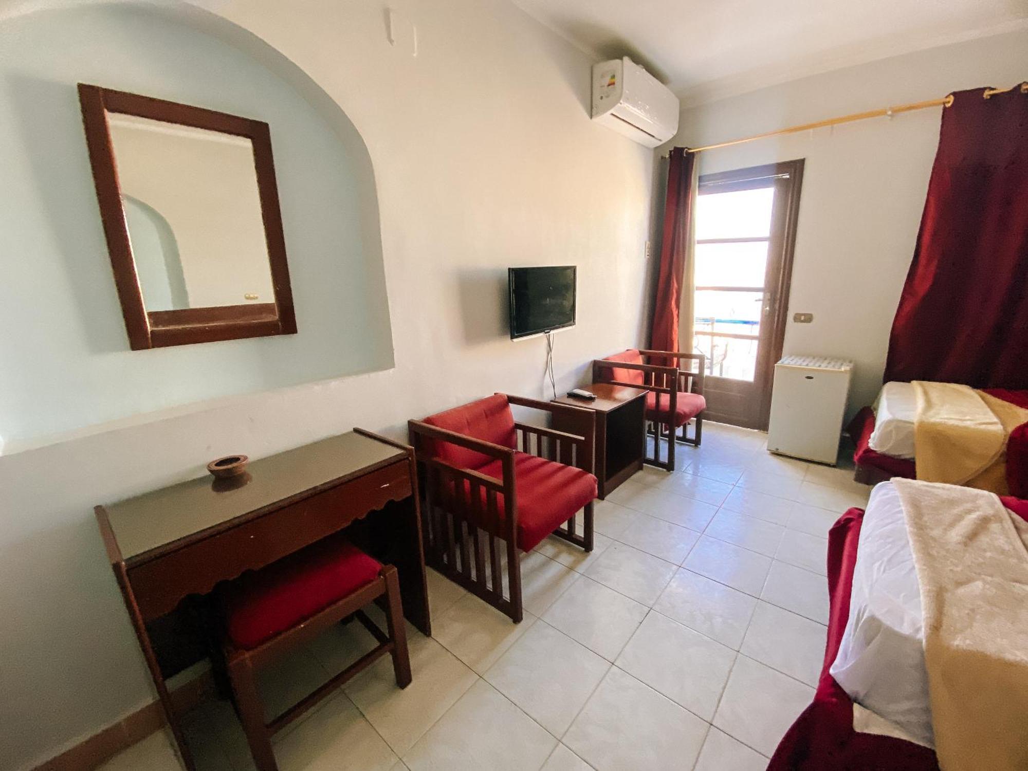 Halomy Hotel