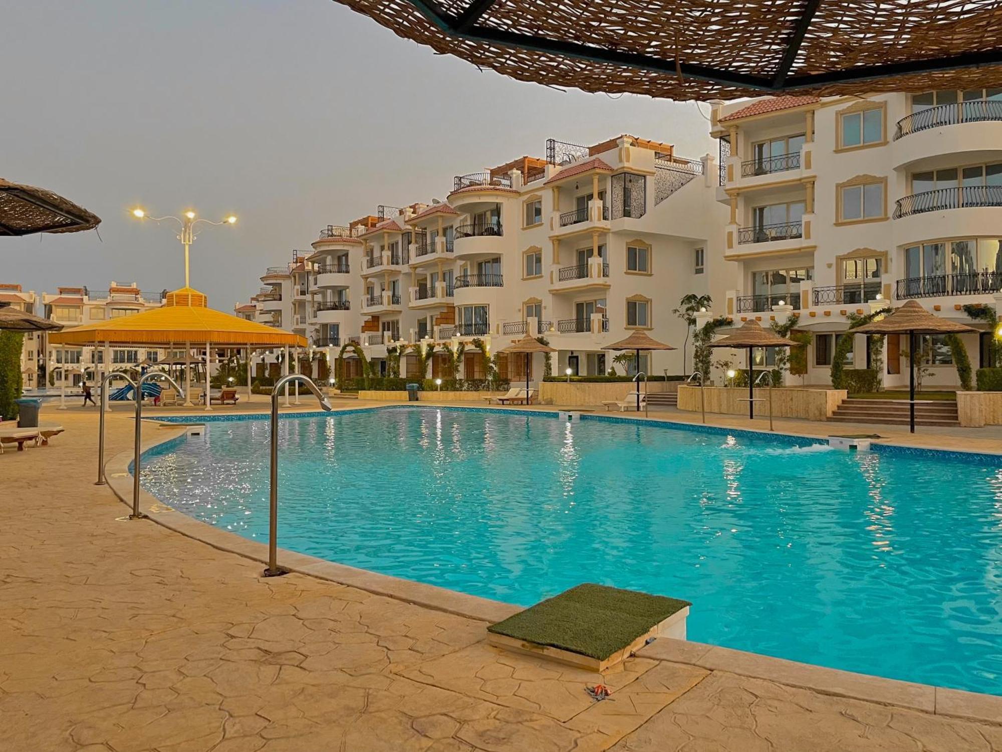 Hills Aqua Park *