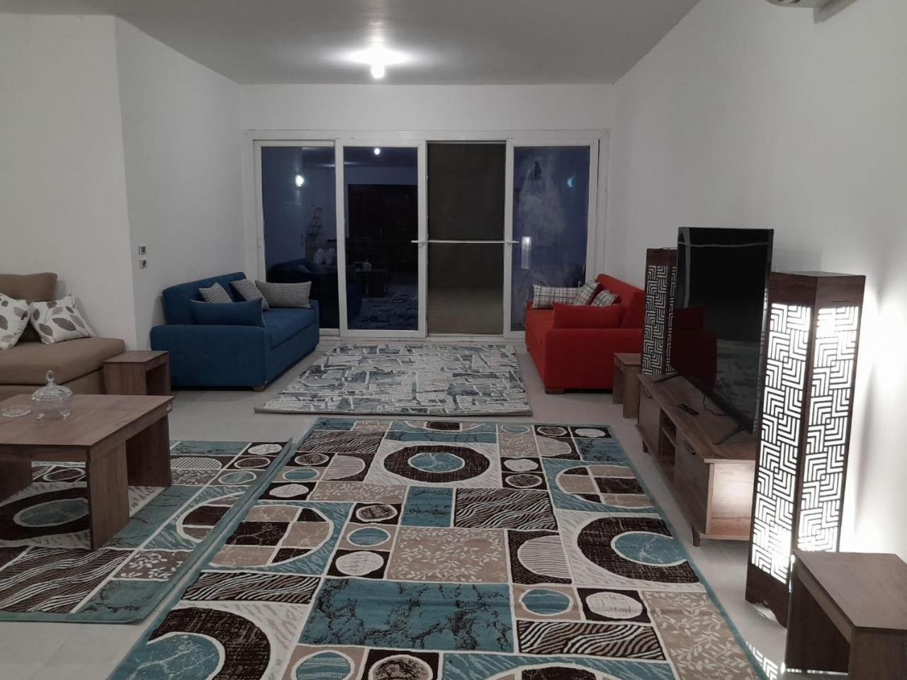 Luxury Sea-view 2 Bedrooms In Hadaba Apartment *