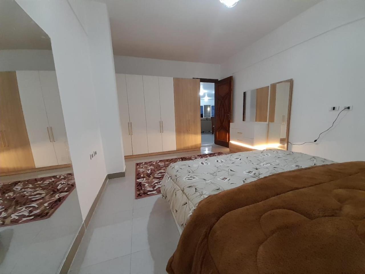 Luxury Sea-view 2 Bedrooms In Hadaba Apartment *