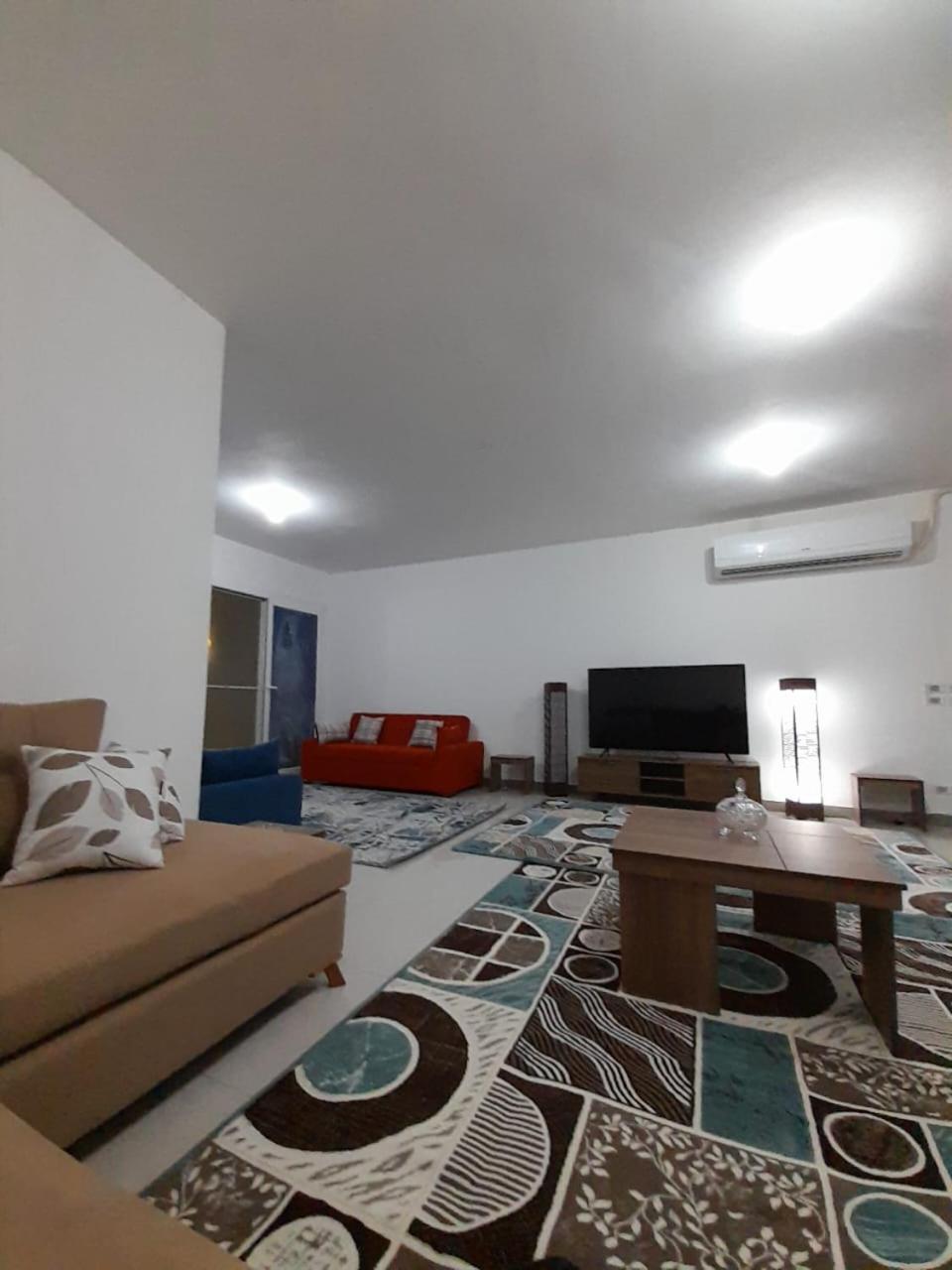 Luxury Sea-view 2 Bedrooms In Hadaba Apartment *