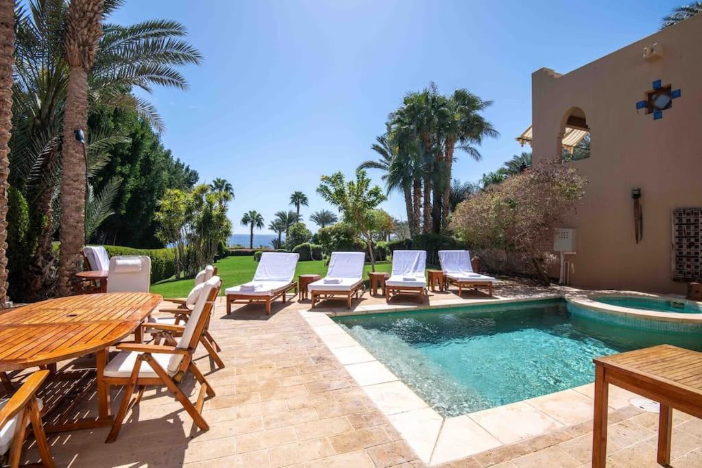 Beautiful At Four Seasons Villa *