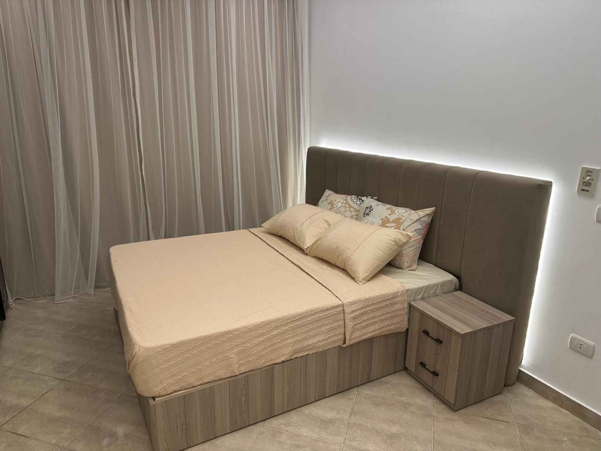 Apartment Golf Hights Luxury Apartment- Brand New *