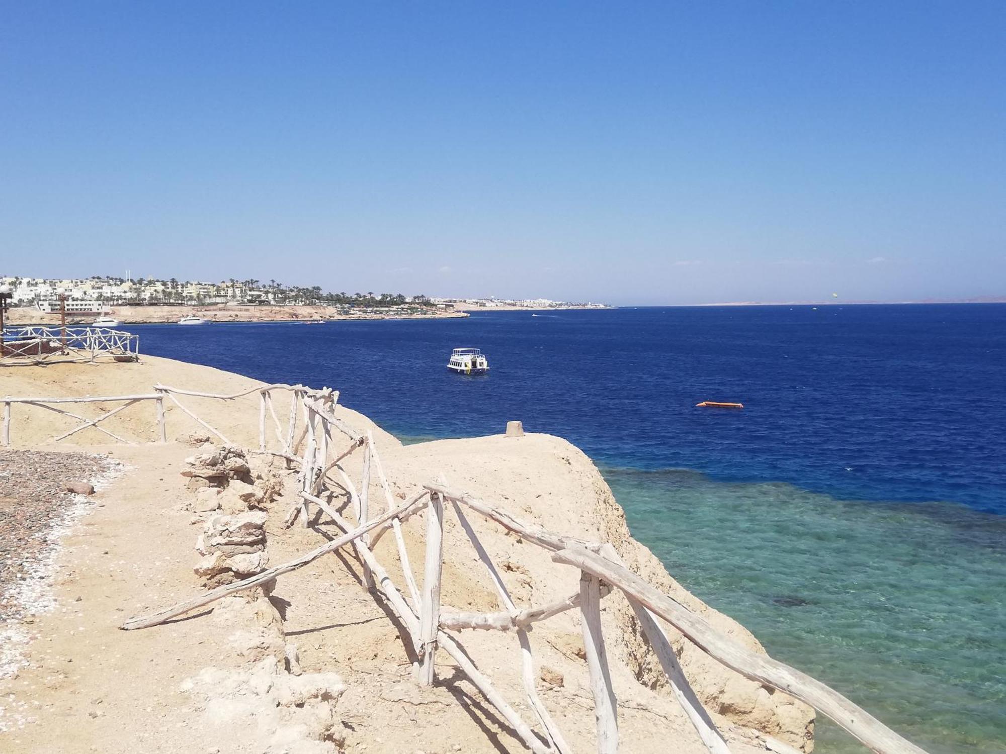Nemo, Vista Mare, Sharks Bay, Sheikh