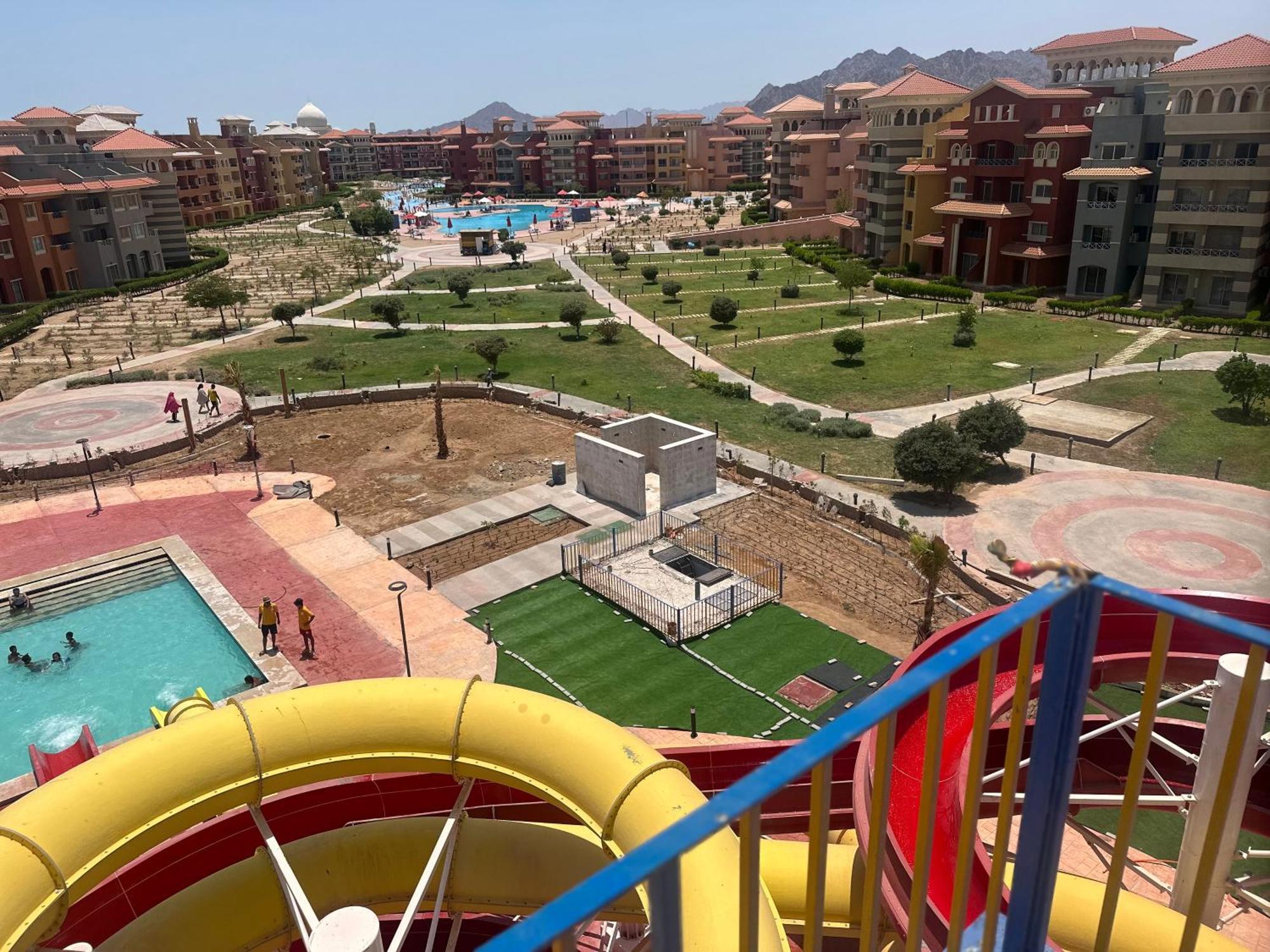 Porto Resort