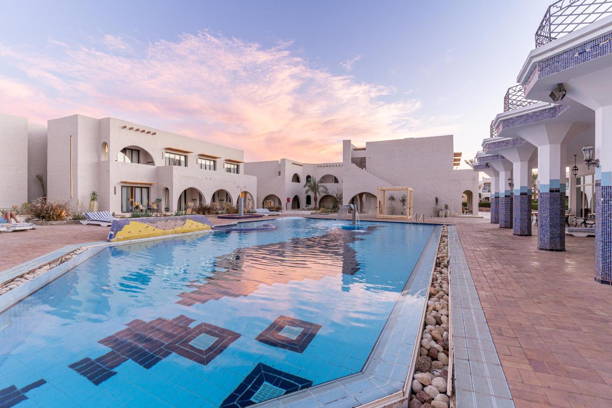 Club El Faraana Reef Resort 4*