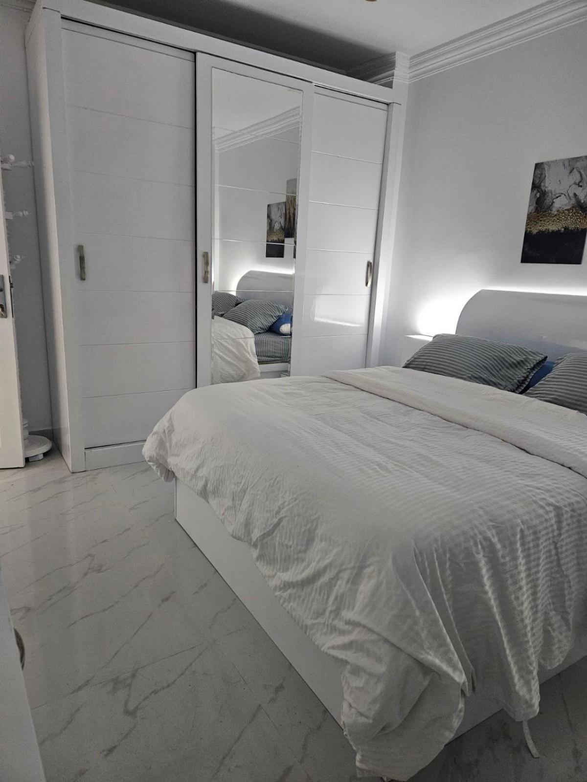 Two Bedroom At Sunny Lakes *