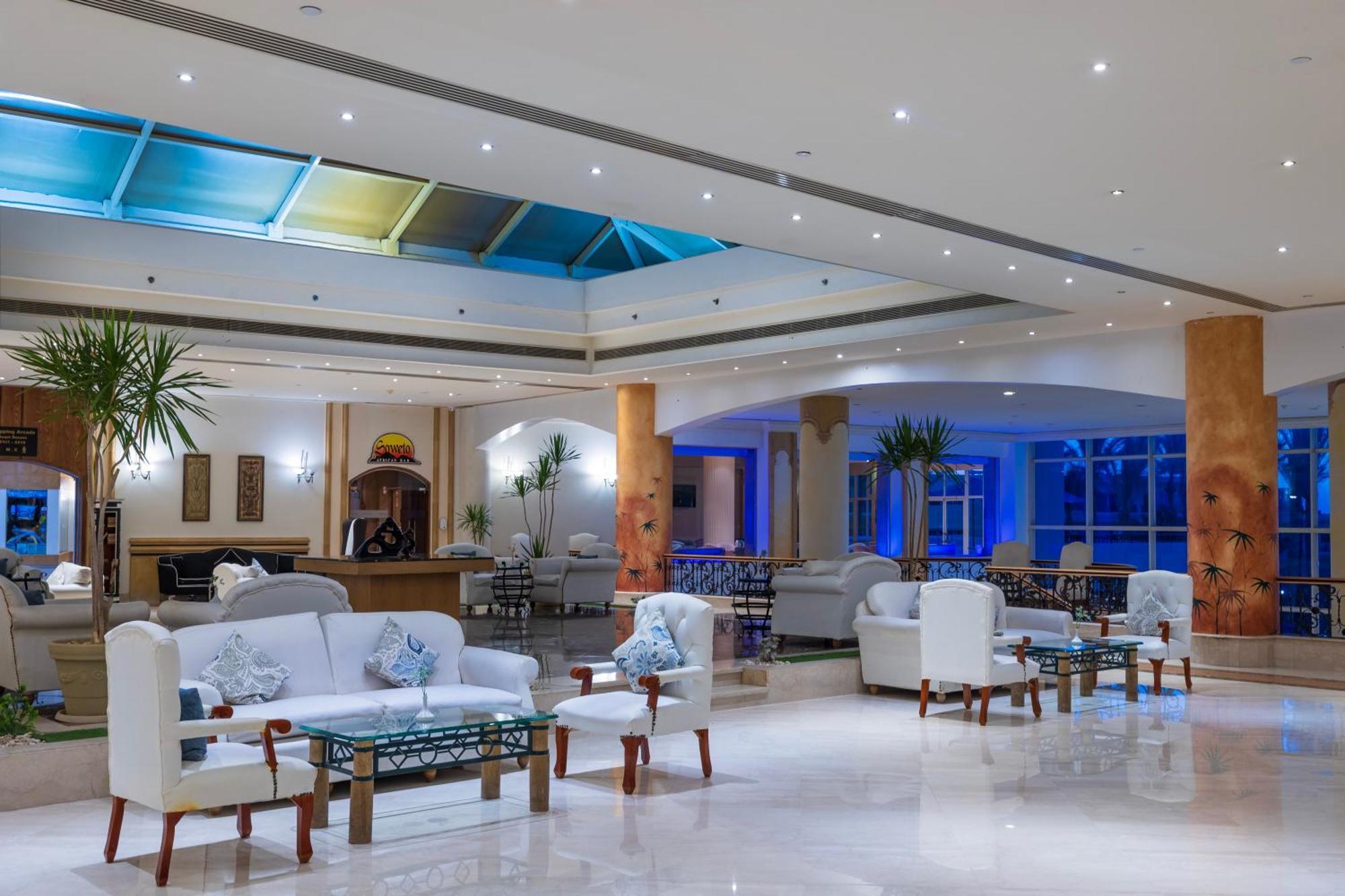 Amwaj Oyoun & Casino Resort 4*