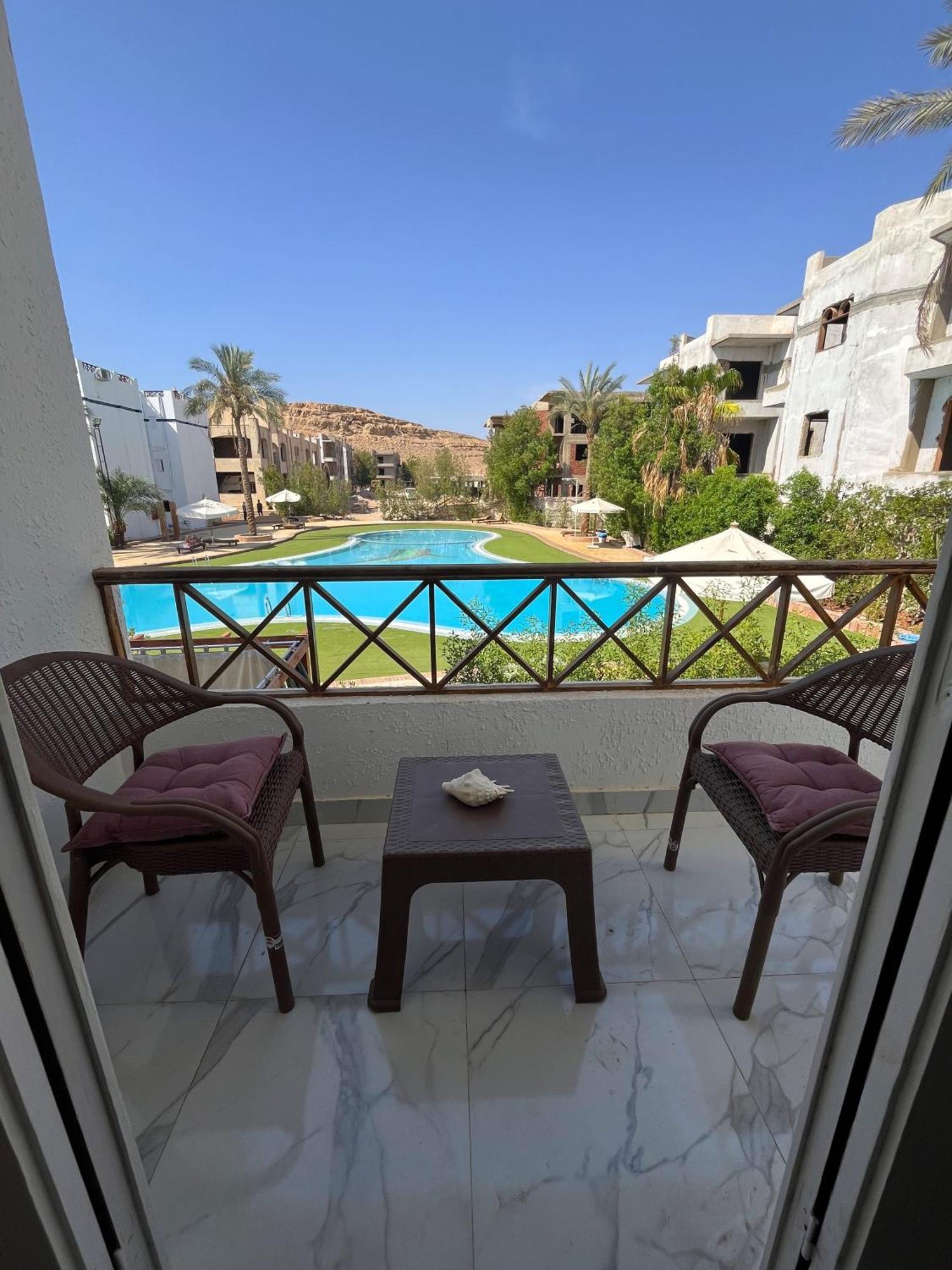 Apartment Riviera - Pool View & Wifi