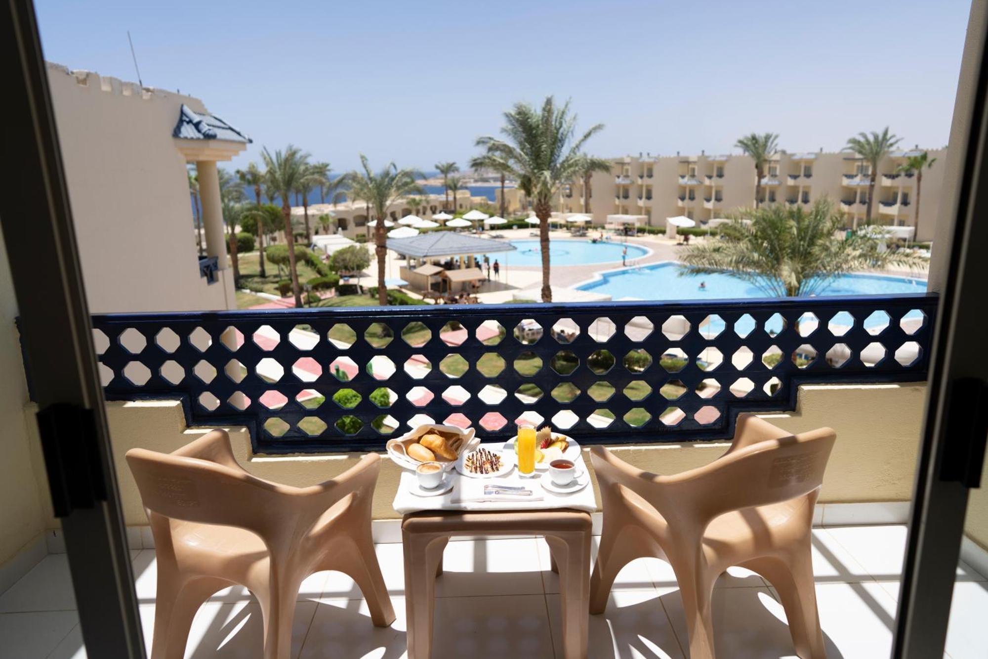 Grand Oasis