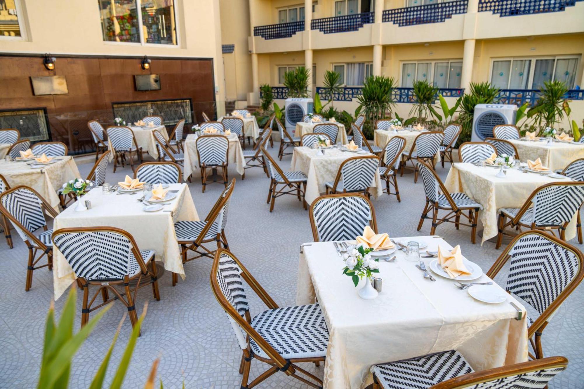 Grand Oasis Resort 4*