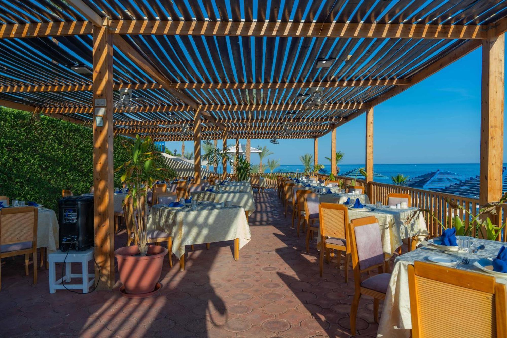Grand Oasis Resort 4*