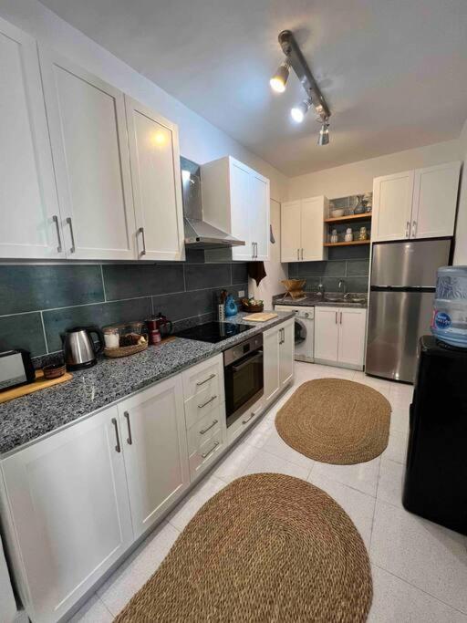Amazing 2-bed Private With Shared Pools