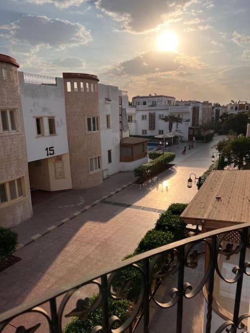 Apartment Amazing 2-bed Private With Shared Pools
