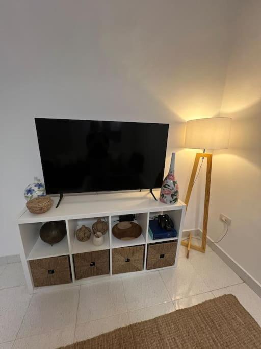 Amazing 2-bed Private With Shared Pools Apartment *