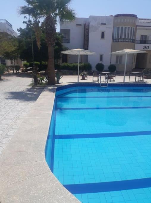 Apartment Amazing 2-bed Private With Shared Pools *