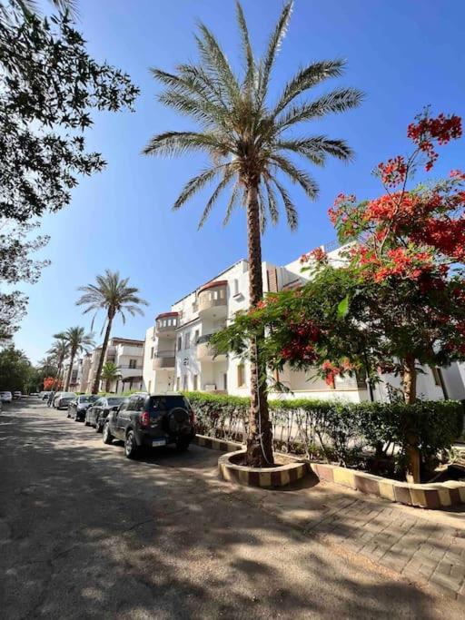 Apartment Amazing 2-bed Private With Shared Pools