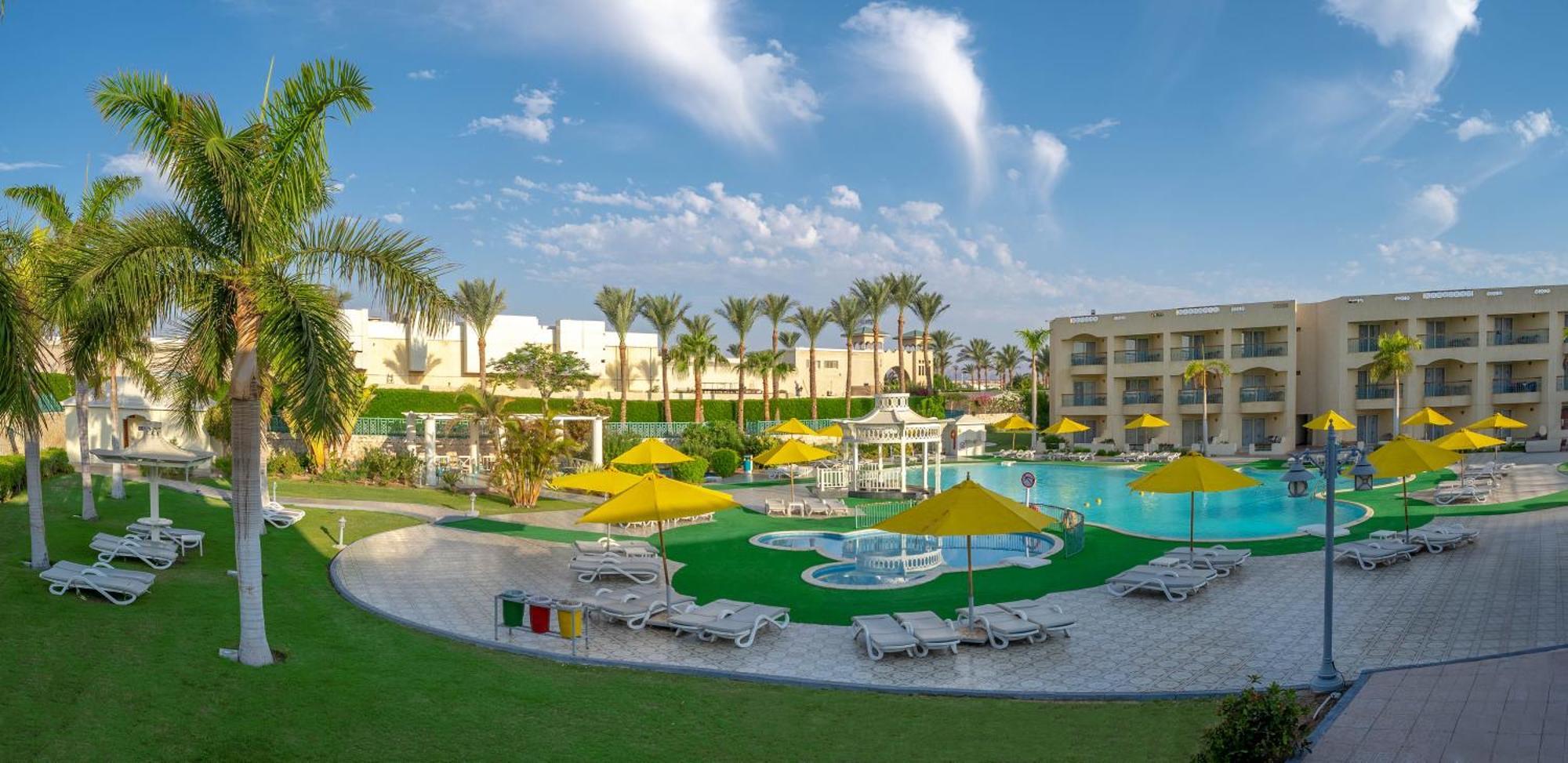 Aurora Oriental Resort 5*