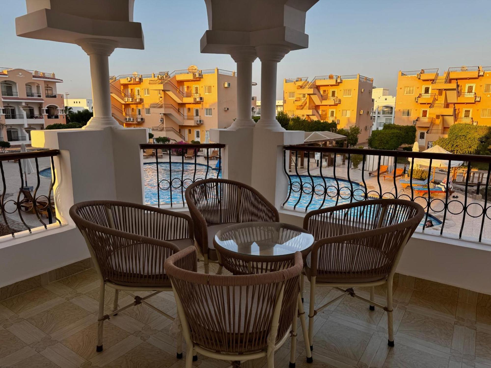Beautiful In Egyptian Experience Apartment