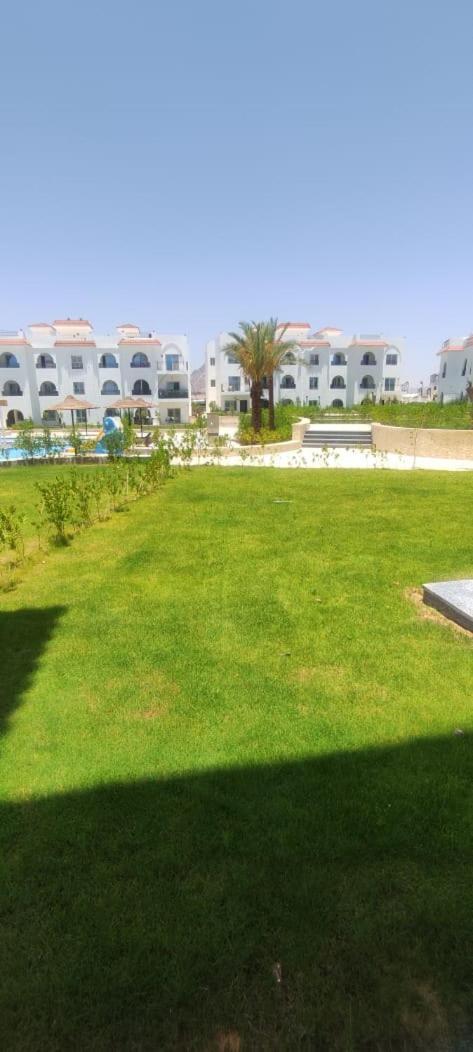 Apartment 2 Bedrooms Downtown Sheikh *
