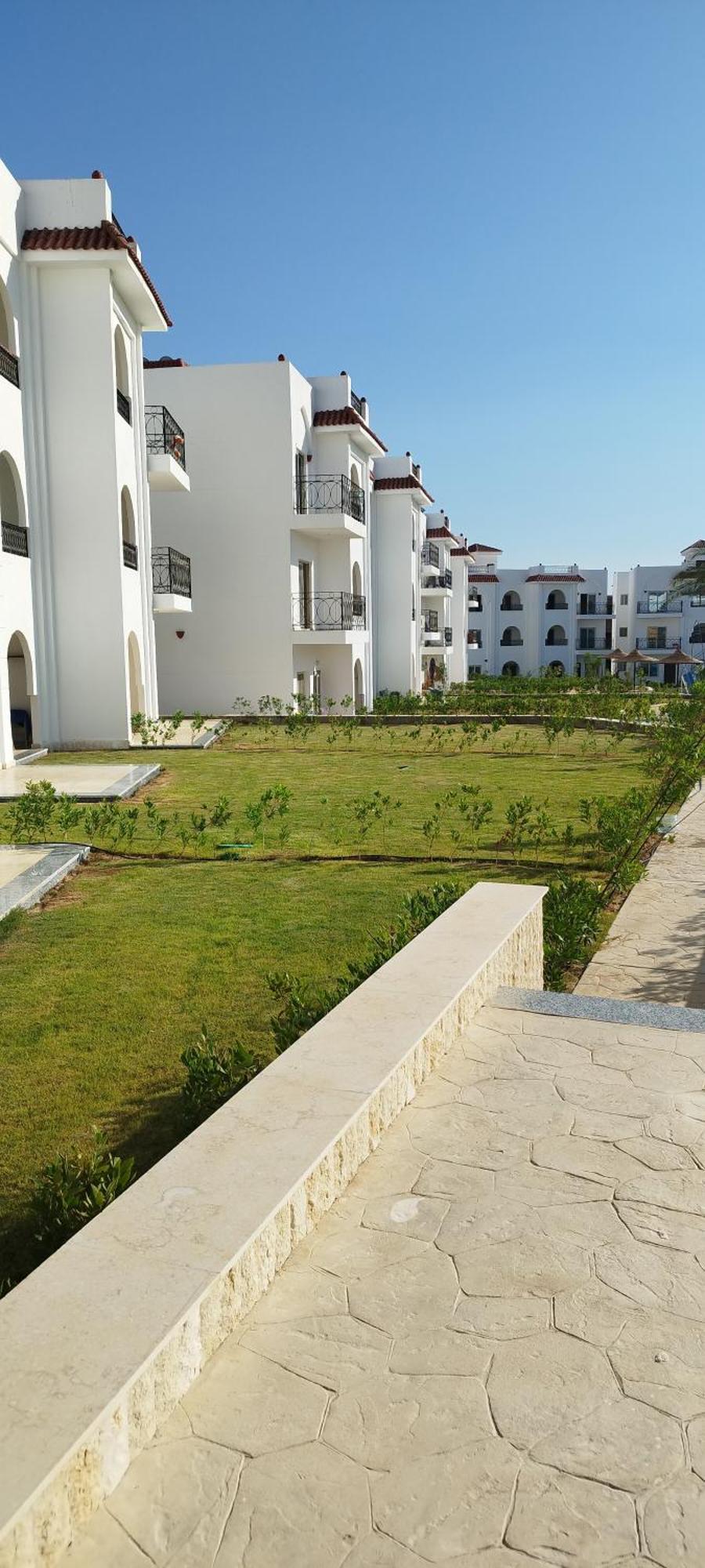 Apartment 2 Bedrooms Downtown Sheikh *