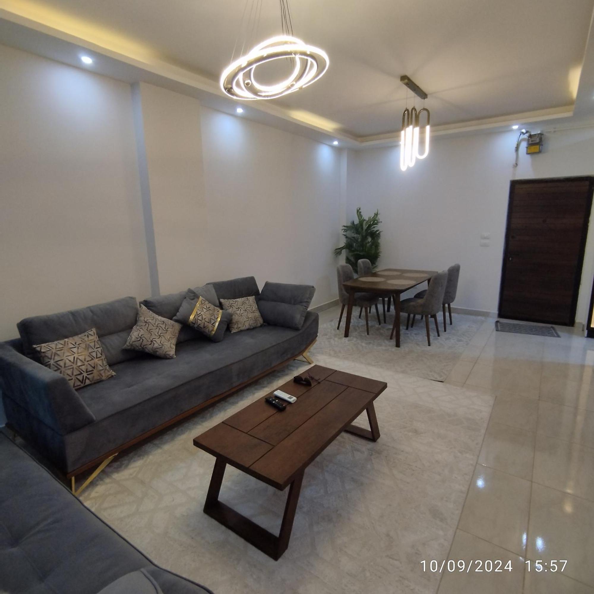 Apartment 2 Bedrooms Downtown Sheikh *