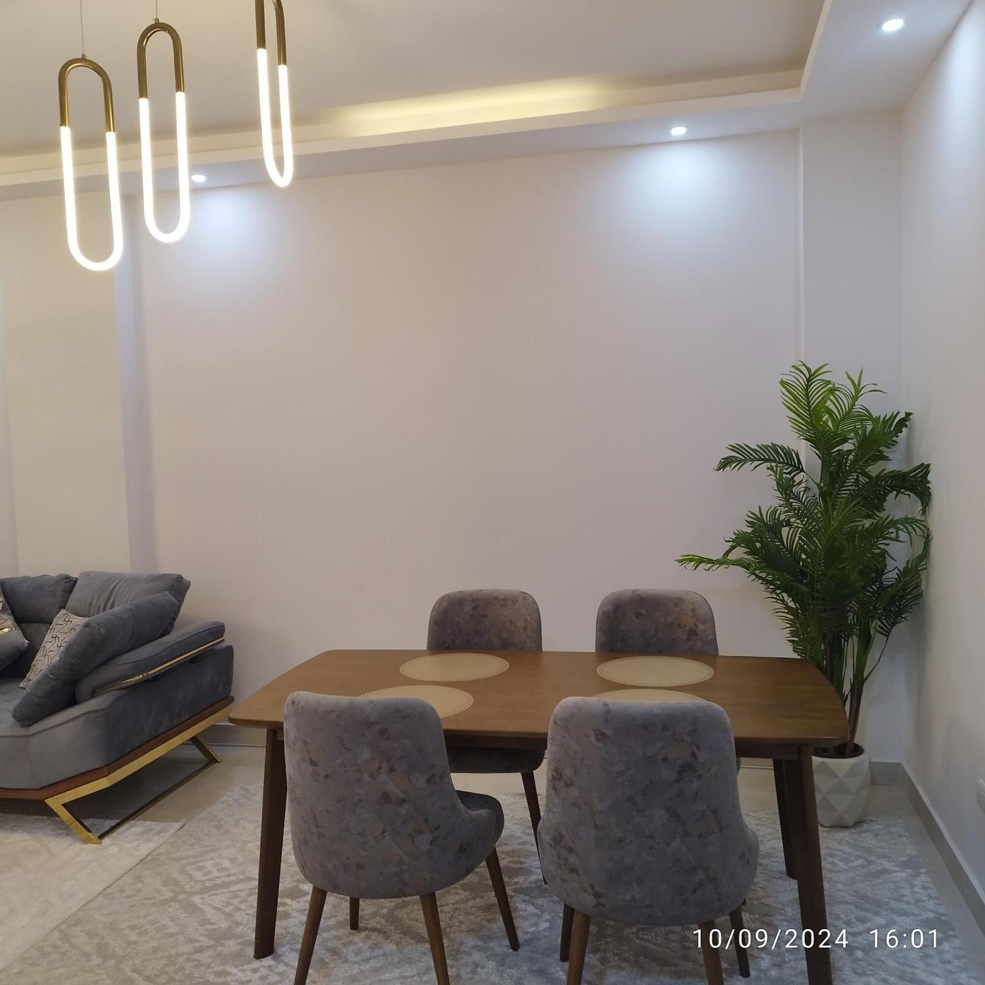 2 Bedrooms Downtown Sheikh Apartment *