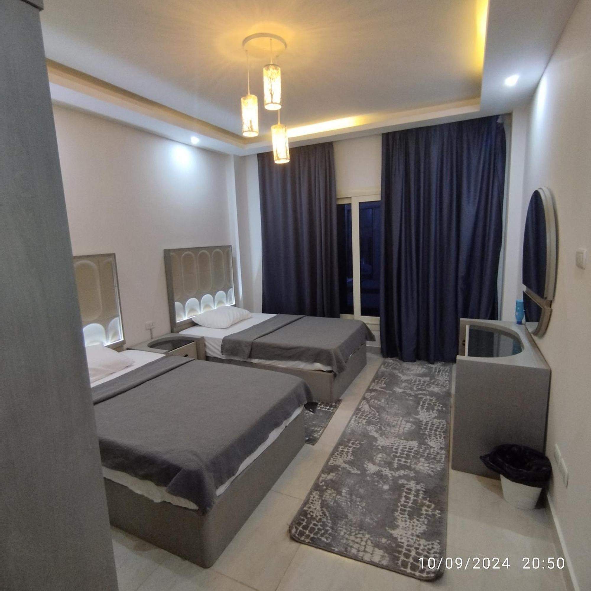 2 Bedrooms Downtown Sheikh Apartment *